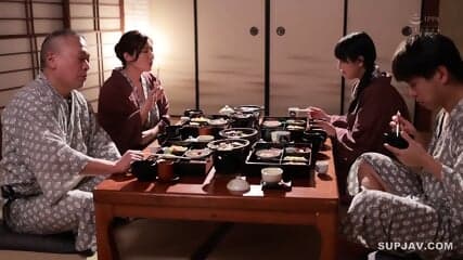 Mother In Low Wife's Step Mom　Yuna Shina