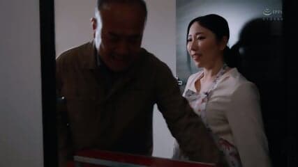 A sexy secretary with a lustful body - Nanami Tina