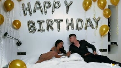 Yasmina Khan Birthday Bang