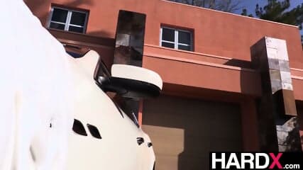Wet And Wild Wash - Big Booty Savannah Bond's Anal Ride On HardX