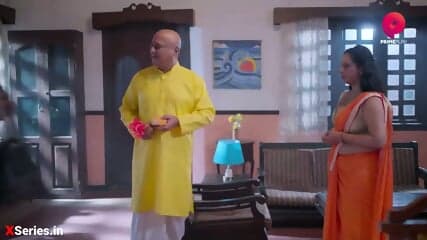 Babuji ne akeli bahu bulaya room main bula kar jabardasti gand mara.  Babuji je chucha sexy bahu ki jawani ke rash. Ullu indian web series. Anokha Rishta E2,❤️‍🔥💞💕❤️‍🔥💞💕