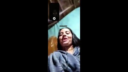 Chubby Bengali Village Bhabhi Showing Fingering On VC