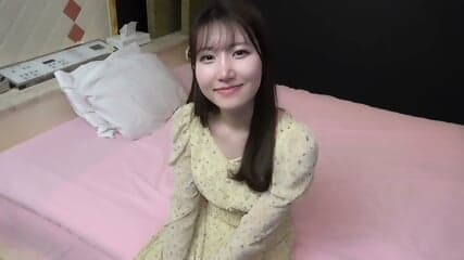 春から白衣の天使！美人の乱れる姿に堪らず半中半外でこっそり孕ませます。①