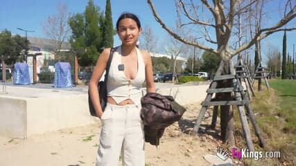 Lisy Suarez - 18 Años, Azafata De Supermercado Quiere Grabar Porno. Lisy Suarez, Me Pagais Por Follar. Es Lo Que Mas Me Gusta