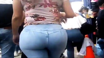 carmen caderona jeans