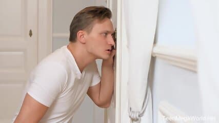 Lad Spies On Hottie To Fuck Her